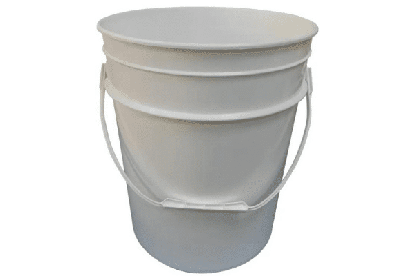 round plastic bucket